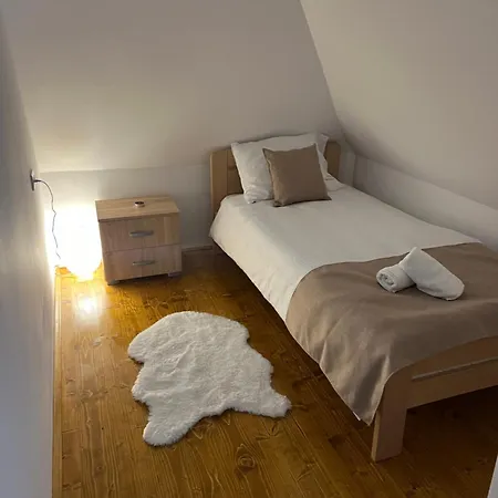 Ruza Vetrova A1- Duplex דירה Nova Varoš