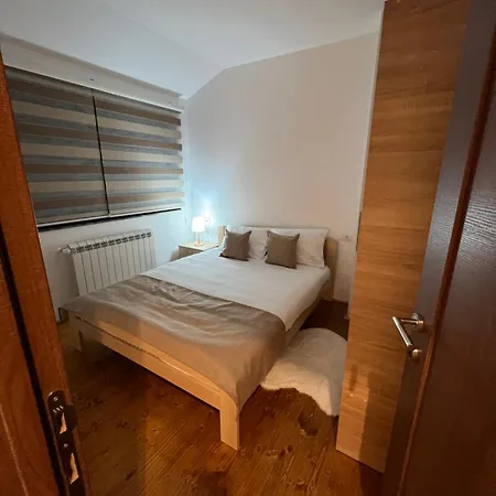 Ruza Vetrova A1- Duplex דירה *